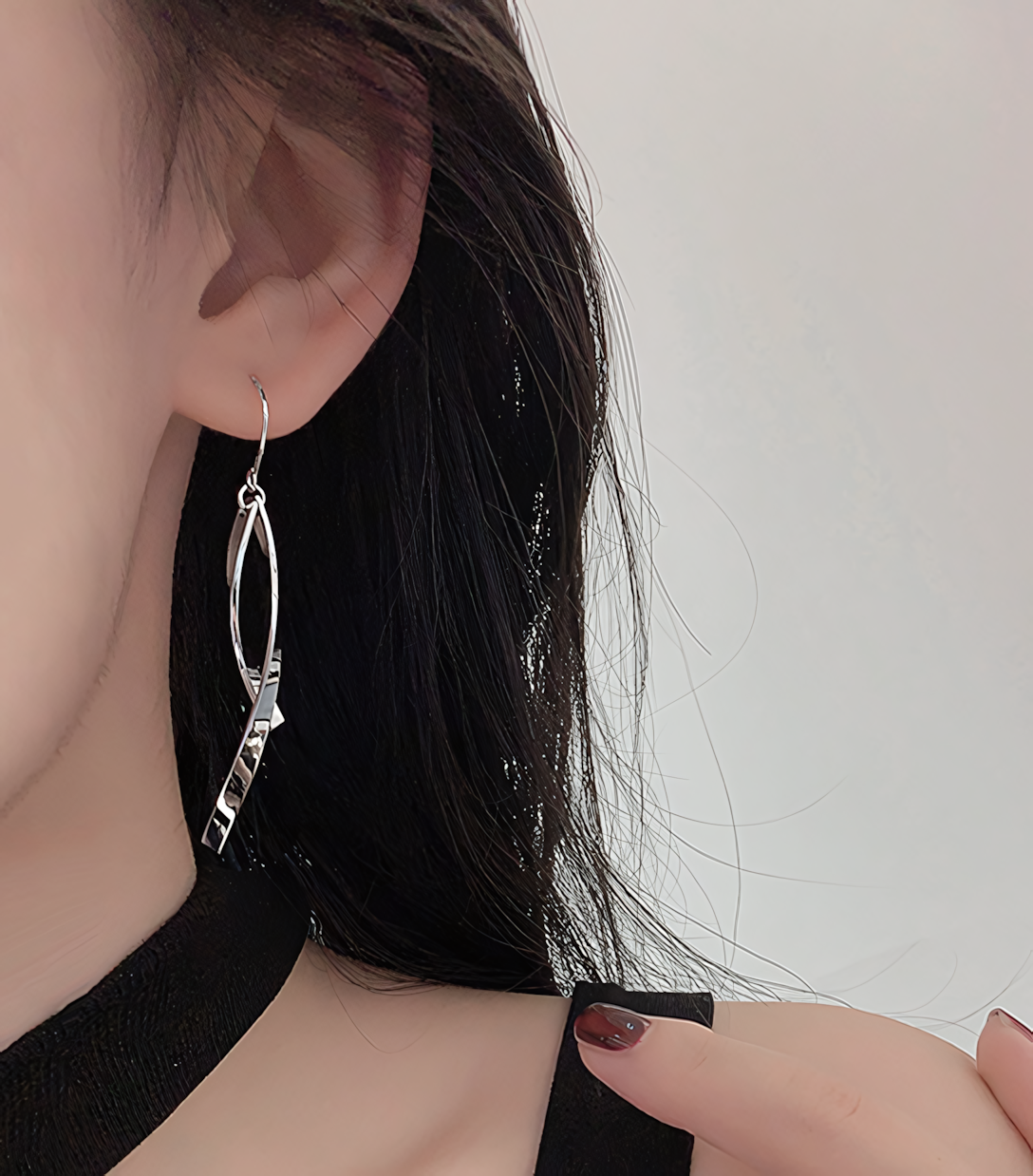 Twist Light Earring