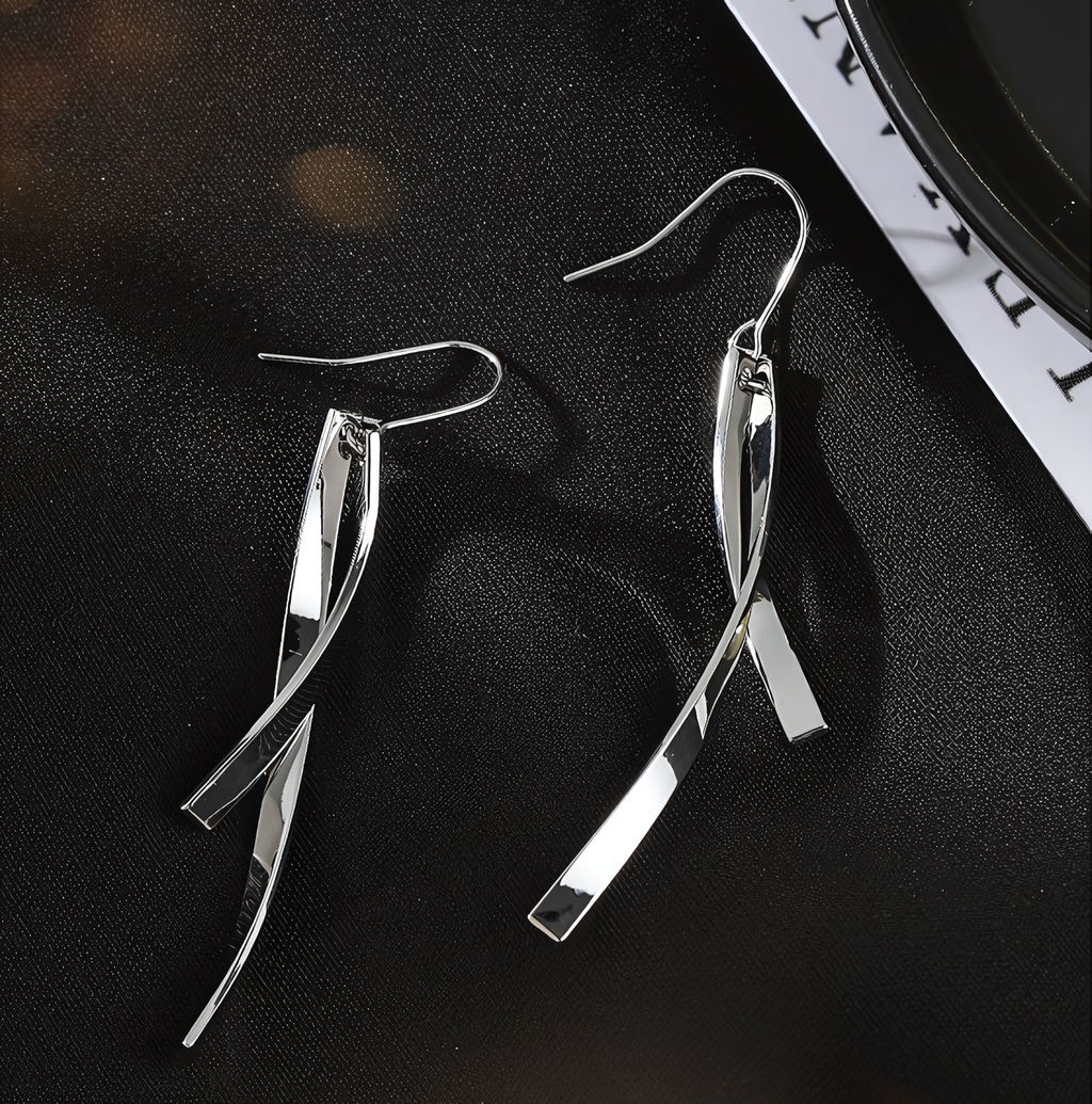 Twist Light Earring