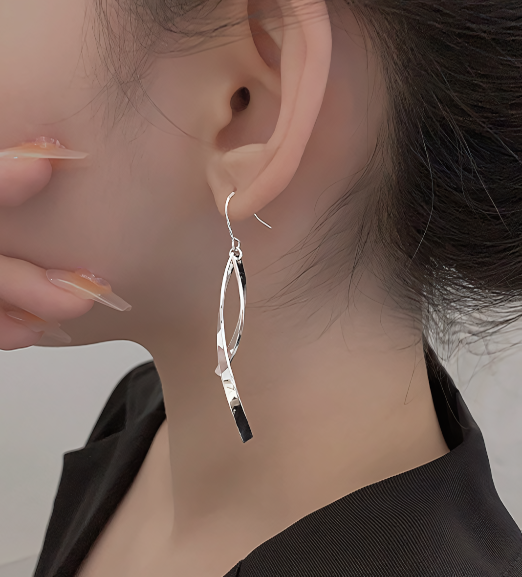 Twist Light Earring